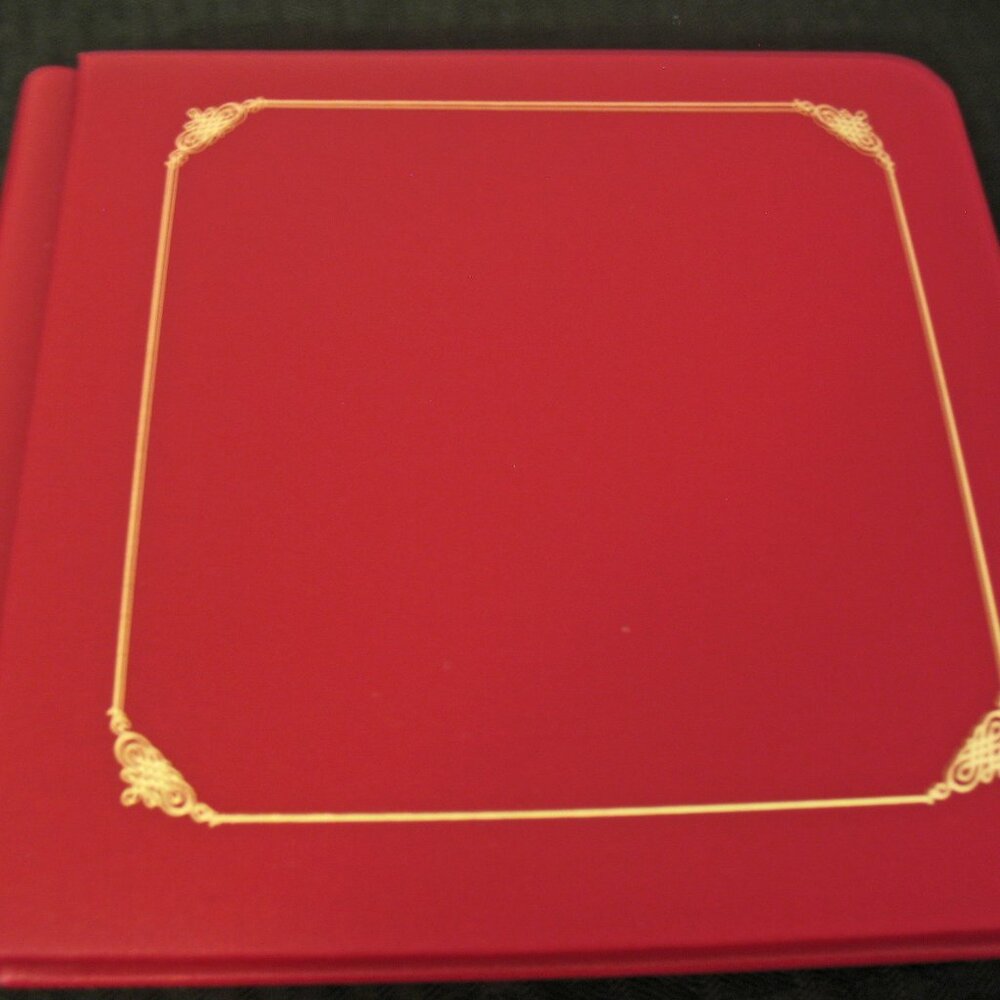 CREATIVE MEMORIES SCRAPBOOK ALBUM 7X7Red